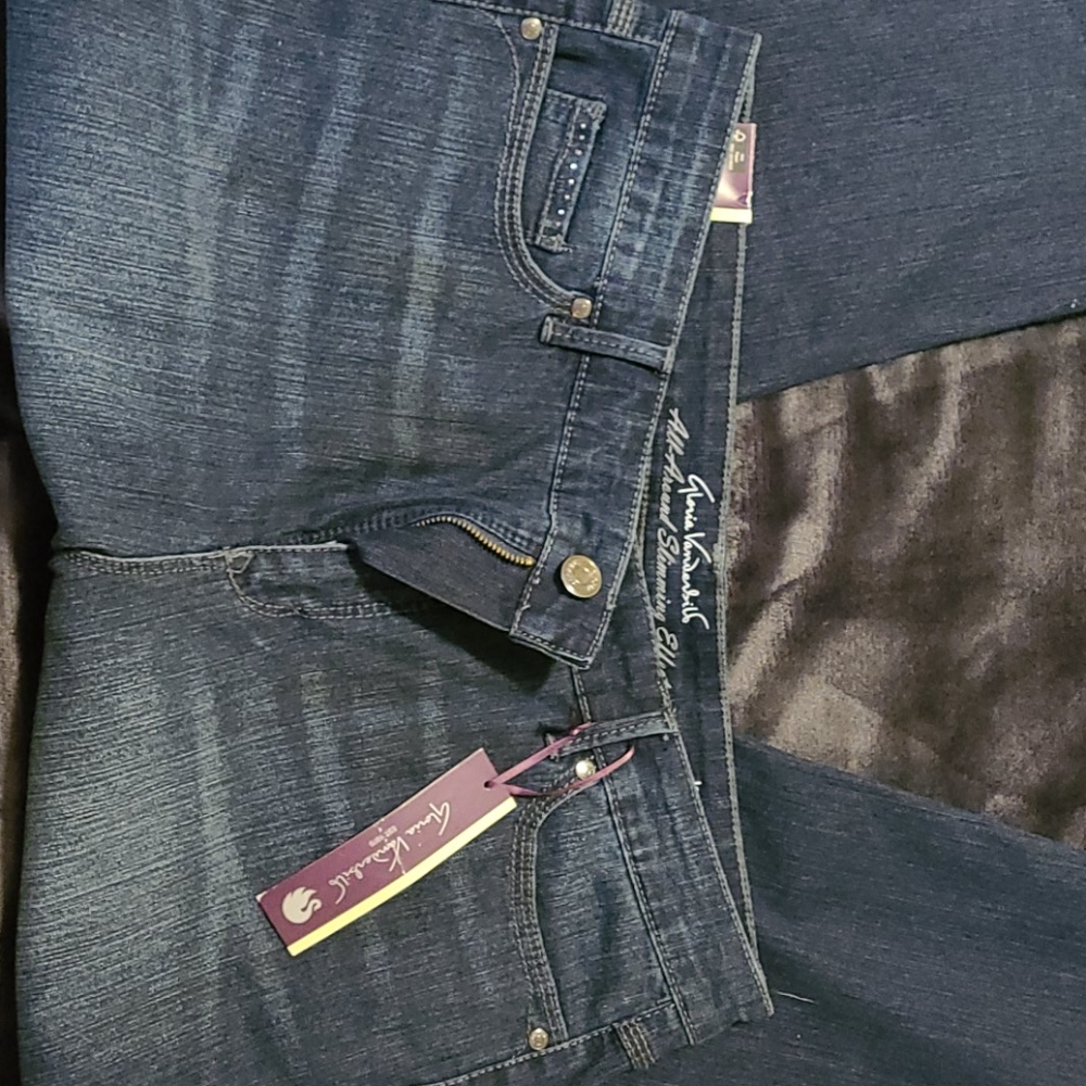 💕NWT Gloria Vanderbilt  capri mid rise - Picture 3 of 10